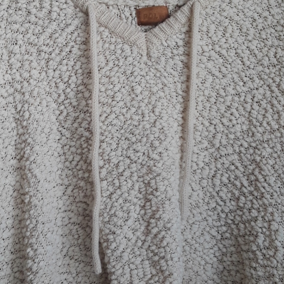 POL pullover sweater with hoodie - Picture 9 of 9